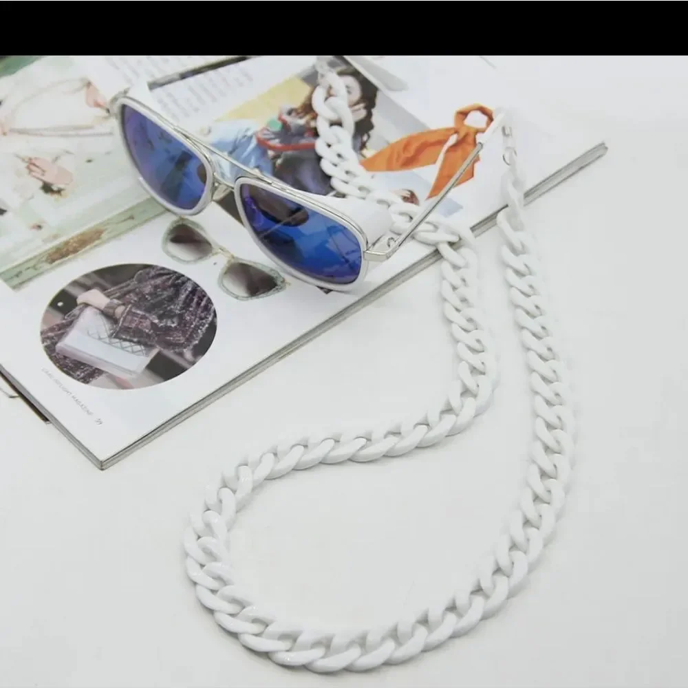 NWOT Glasses Chain - White